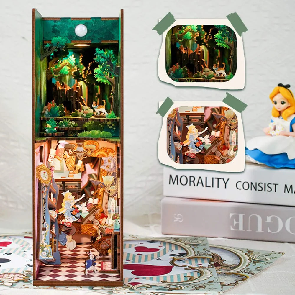 Book Nook – Alice in Wonderland