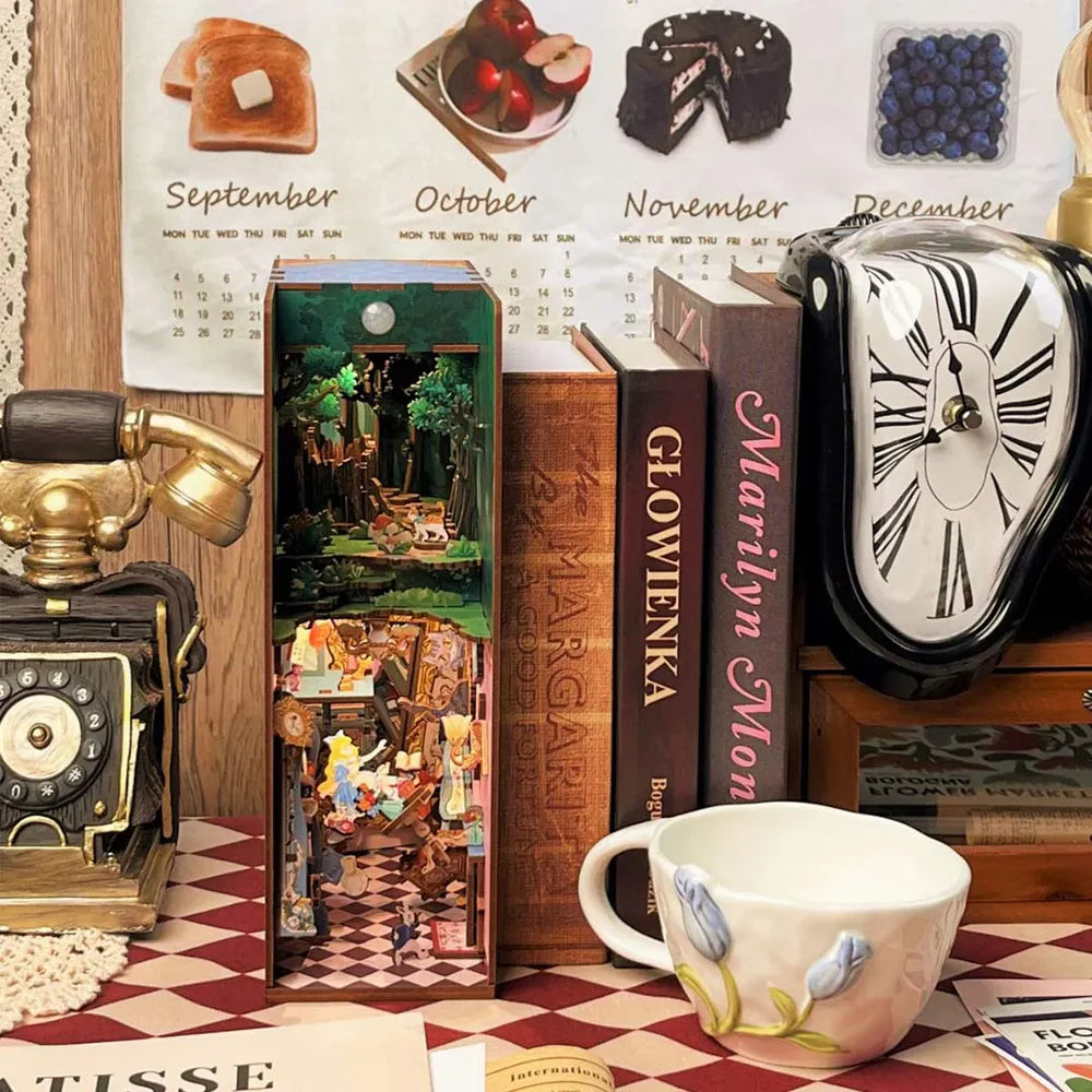 Book Nook – Alice in Wonderland